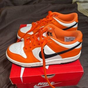 Nike Dunk Low, 8/10 condition size 4Y grade school
